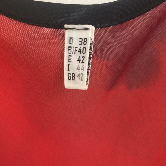 Beautiful Floral Dress In Size: 38 - Picture 7 of 15